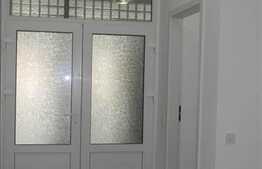 3 camere, 75 mp utili, terasa, parcare, boxa, zona strazii Eroilor.