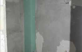 Apartament 3 camere, 73 mp, 2 balcoane, zona Florilor! Semifinisat! Cu parcare!