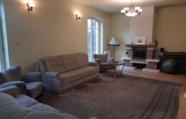 Casa 7 camere, cu semineu, 246 mp. utili, teren 1583 m.p, zona RÂȘNOV