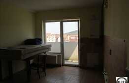 Vanzare 2 camere, 50 mp utili, balcon, POD de 30 mp, zona Cetatii!