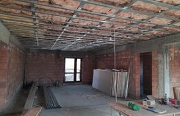 Casa cu 4 camere în satul Tarlungeni 