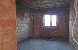 Casa cu 4 camere în satul Tarlungeni 