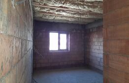 Casa cu 4 camere în satul Tarlungeni 