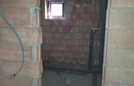 Casa cu 4 camere în satul Tarlungeni 