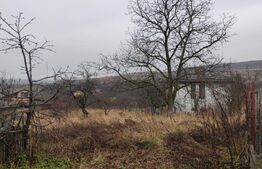 Casa demolabila, teren 1642 mp, Corusu