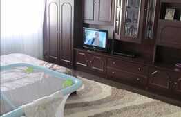 2 camere, 54 mp, decomandat, etaj intermediar, zona strazii 1 Decembrie!