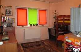 De vanzare apartament cu 2 camere, 52 mp, decomandat, zona strazii Buftea!