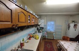 Apartament cu 3 camere, decomandate, 71 mp, zona str. Dambovitei