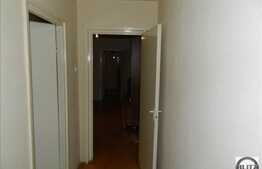 De vanzare apartament cu 3 camere, 65 mp utili, balcon, zona strazii Padis!