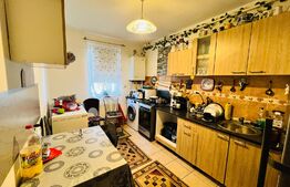 Apartament 3 camere, decomandat, 75 mp utili, balcon, zona Cetatii