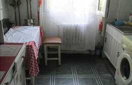 3 camere, 65 mp, boxa, zona strazii Bucium