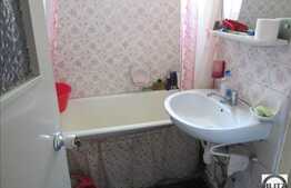 3 camere, 65 mp, boxa, zona strazii Bucium