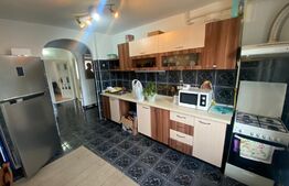 Apartament de 3 camere, decomandat, parcare, 67mp, zona Intre Lacuri