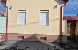 Casa Feldioara - In curte 2 randuri de case - gradina - teren 1750 mp