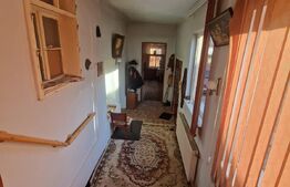 Casa Feldioara - In curte 2 randuri de case - gradina - teren 1750 mp