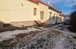 Casa Feldioara - In curte 2 randuri de case - gradina - teren 1750 mp