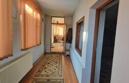 Casa Feldioara - In curte 2 randuri de case - gradina - teren 1750 mp