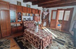 Casa Feldioara - In curte 2 randuri de case - gradina - teren 1750 mp