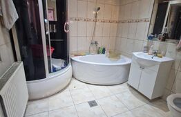 Casa Feldioara - In curte 2 randuri de case - gradina - teren 1750 mp