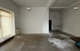 Spatiu comercial la strada, 64 mp, parcare, zona Porii