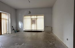 Spatiu comercial la strada, 64 mp, parcare, zona Porii