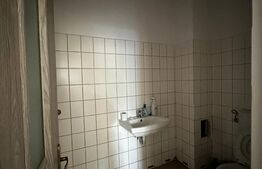 Spatiu comercial la strada, 64 mp, parcare, zona Porii