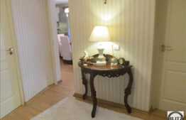 4 camere, 130 mp, pe 2 nivele, curte, parcare, zona strazii Primaverii