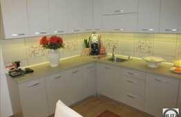 4 camere, 130 mp, pe 2 nivele, curte, parcare, zona strazii Primaverii