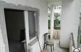 Vanzare apartament cu 4 camere cu 2 balcoane si loc parcare