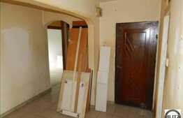 Vanzare apartament cu 4 camere cu 2 balcoane si loc parcare