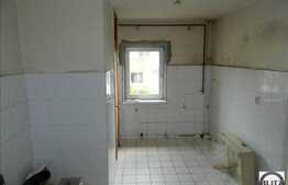 Vanzare apartament cu 4 camere cu 2 balcoane si loc parcare