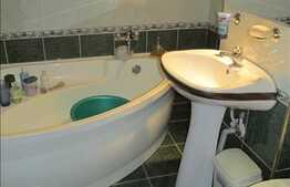 4 camere, 82 mp, 4 balcoane, partial mobilat, zona strazii Calea Floresti