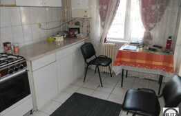 4 camere, 81 mp, 2 balcoane inchise, zona strazii Aleea Padin!