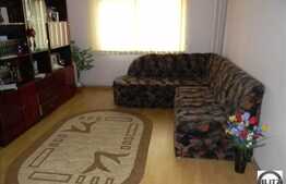 4 camere, 81 mp, 2 balcoane inchise, zona strazii Aleea Padin!