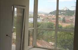 Zona Centrala, o camera, semifinisat!