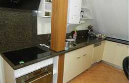 Mansarda cu 1 camera, 40,67 mp, imobil nou, parcare, zona Porii!