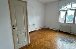 Spatiu comercial 585 mp, 3 parcari, 500 mp teren, zona Traian Vuia