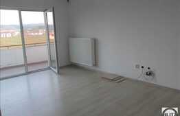 De vanzare mansarda cu 2 camere, 45 mp, balcon, zona Terra!