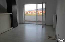 De vanzare mansarda cu 2 camere, 45 mp, balcon, zona Terra!