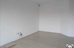 De vanzare mansarda cu 2 camere, 45 mp, balcon, zona Terra!