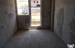 2 camere, 61 mp, etaj intermediar, semifinisat, zona Polus Center