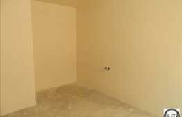 3 camere, 64 mp, semifinisat! Zona Sesul de Sus! Loc de parcare!