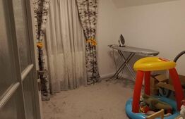 Casa 5 camere, IZVOR