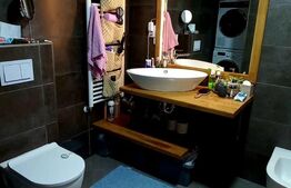 Casa 5 camere, IZVOR