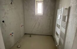 Apartament cu 2 camere, semifinisat, 49mp, etaj intermediar, cu parcare, zona Regal