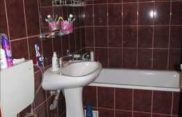 Apartament 3 camere, 64 mp, 2 locuri de parcare, boxa, reabilitat termic