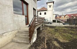 Casa 5 camere, 186 mp, 400 teren, 6 parcari, zona Valea Chintaului