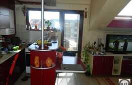 3 camere, 55 mp, A.C., 2 parcari, boxa, zona strazii Calea Borhanciului