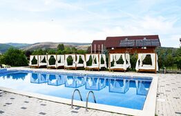 Proprietate HORECA cu sala de evenimente moderna,  intr-o oaza de liniste 