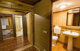 Investiție Sigură În Moieciu: Pensiune Modernă cu Sistem Hotelier Integrat